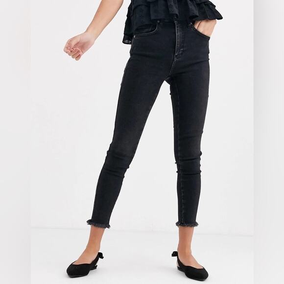 Free People Raw High-Rise Jegging black distressed raw hem‎ skinny leg - Picture 2 of 8